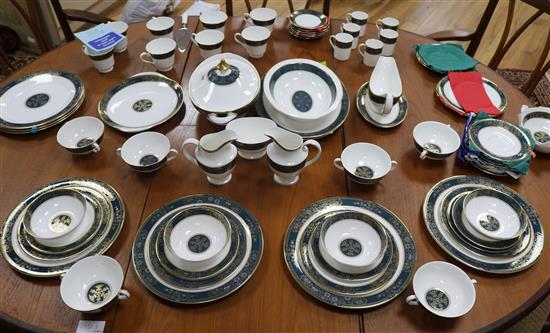 A Royal Doulton Carlyle dinner service